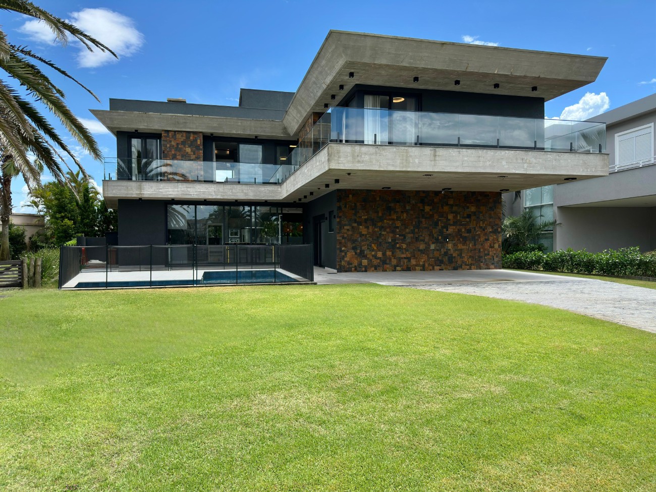 Casa em Condomínio 4 dormitórios para venda, Centro em Xangri-lá | Ref.: 994